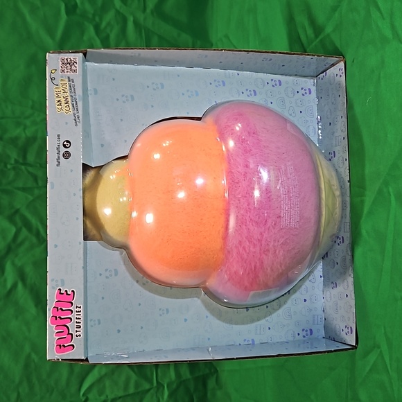Fluffie Stuffiez plush toy - Picture 7 of 9
